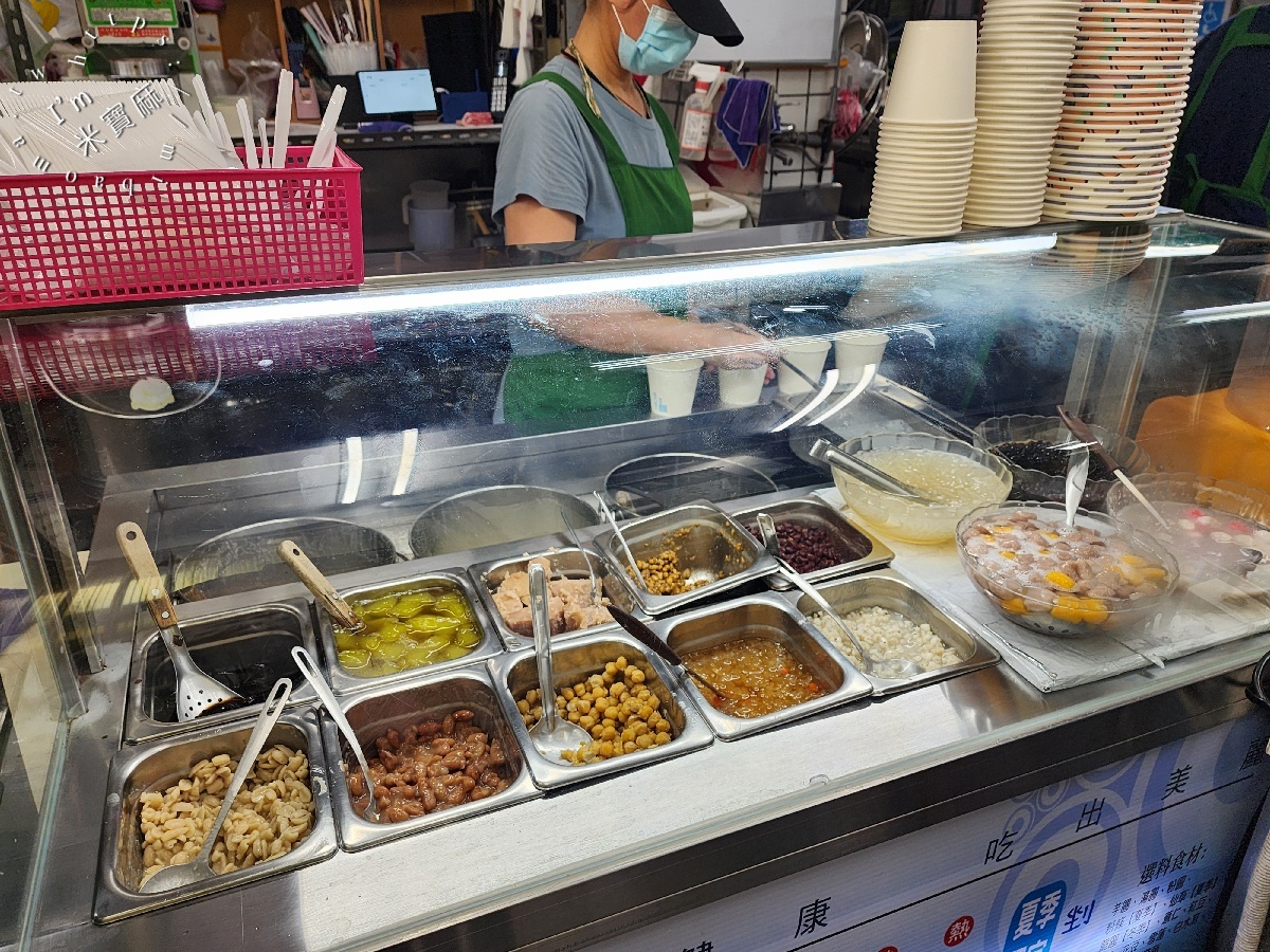 芋香園|大安美食,甜湯超涮嘴!招牌薏仁露、紫米薏仁、芋頭西米露,忠孝復興站附近甜品 芋香園|大安美食,甜湯超涮嘴!招牌薏仁露、紫米薏仁、芋頭西米露,忠孝復興站附近甜品