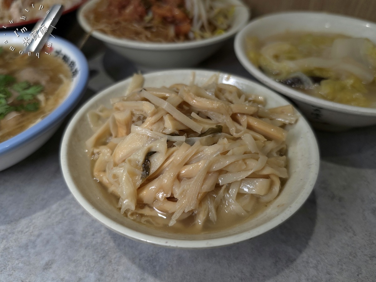 大胖肉羹 莒光店｜中和美食，肉羹湯免費續、平價雞肉飯