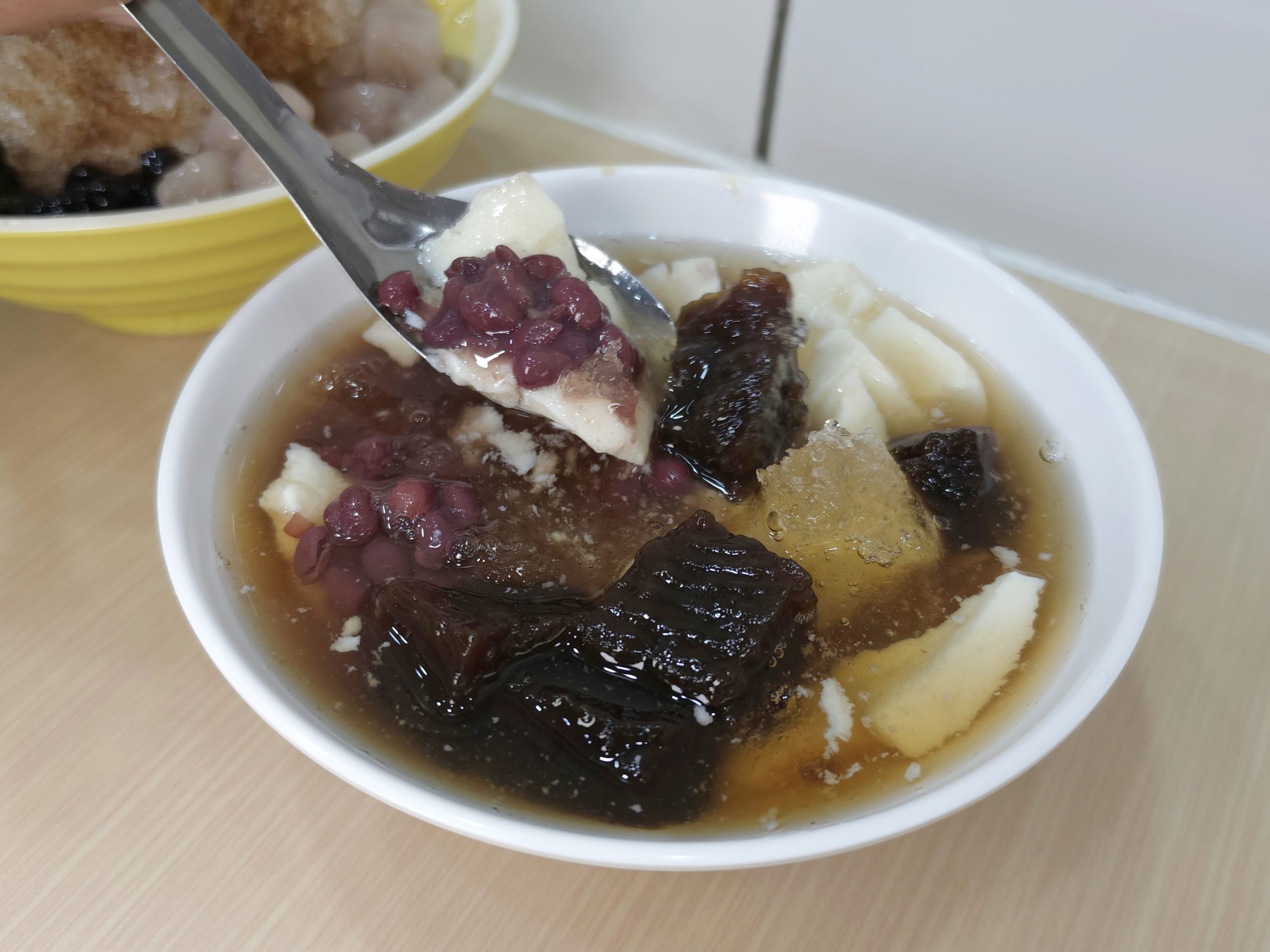 佳佳冰店｜文山區冰品，黑砂糖剉冰、傳統豆花，份量實在的在地冰店