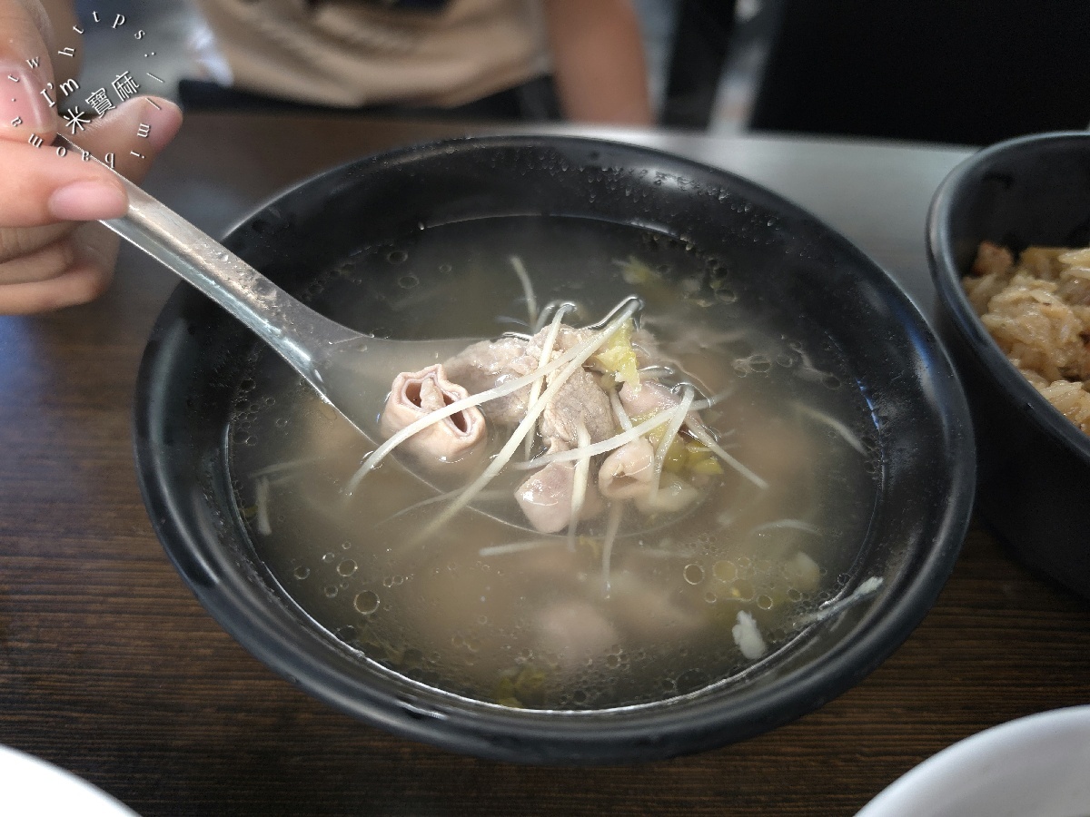 林記古早味小吃｜中和美食，在地飄香15年以上！油飯、炒米粉、豬血腸仔湯，搬家後有冷氣內用