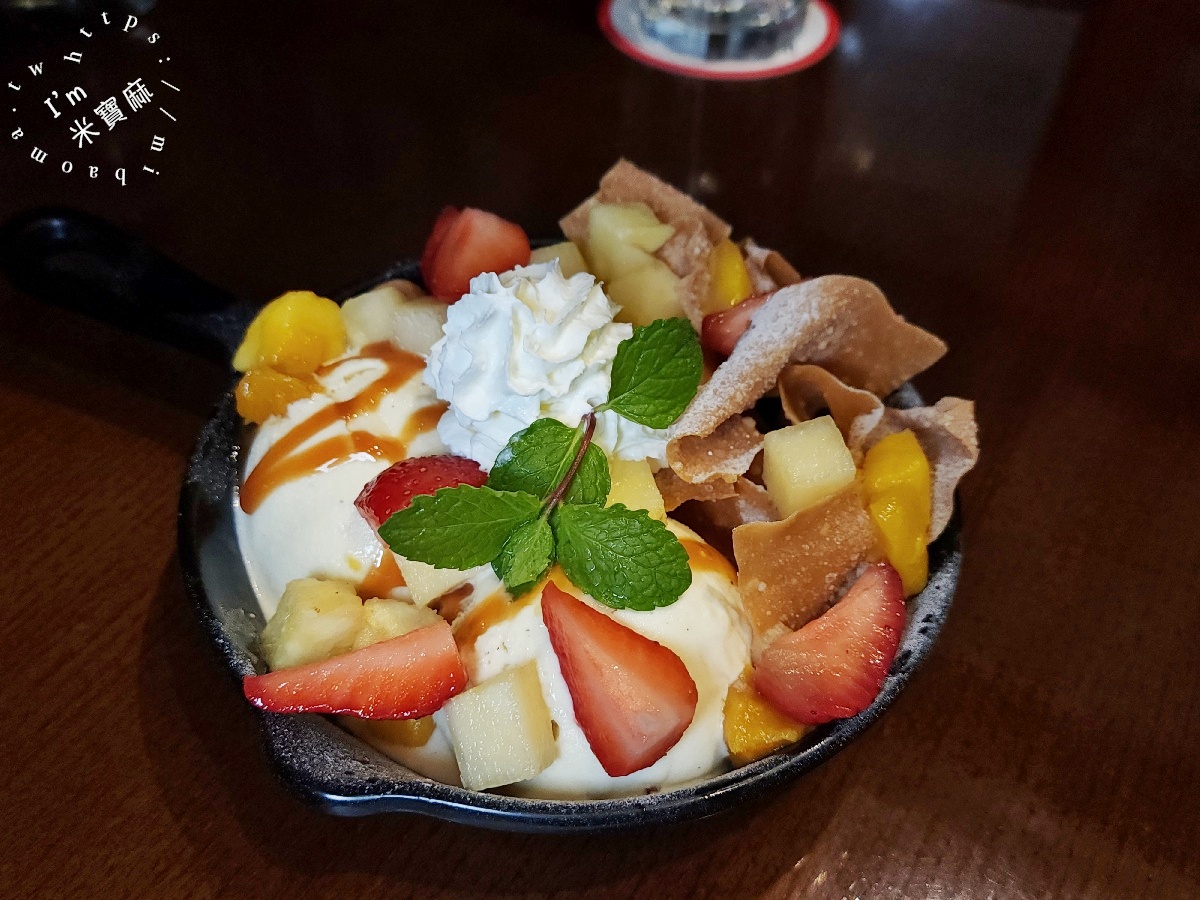 星期五美式餐廳 環球餐廳｜中和環球美食，必吃熔岩起司漢堡、泰式雞肉麵，聚餐約會都適合
