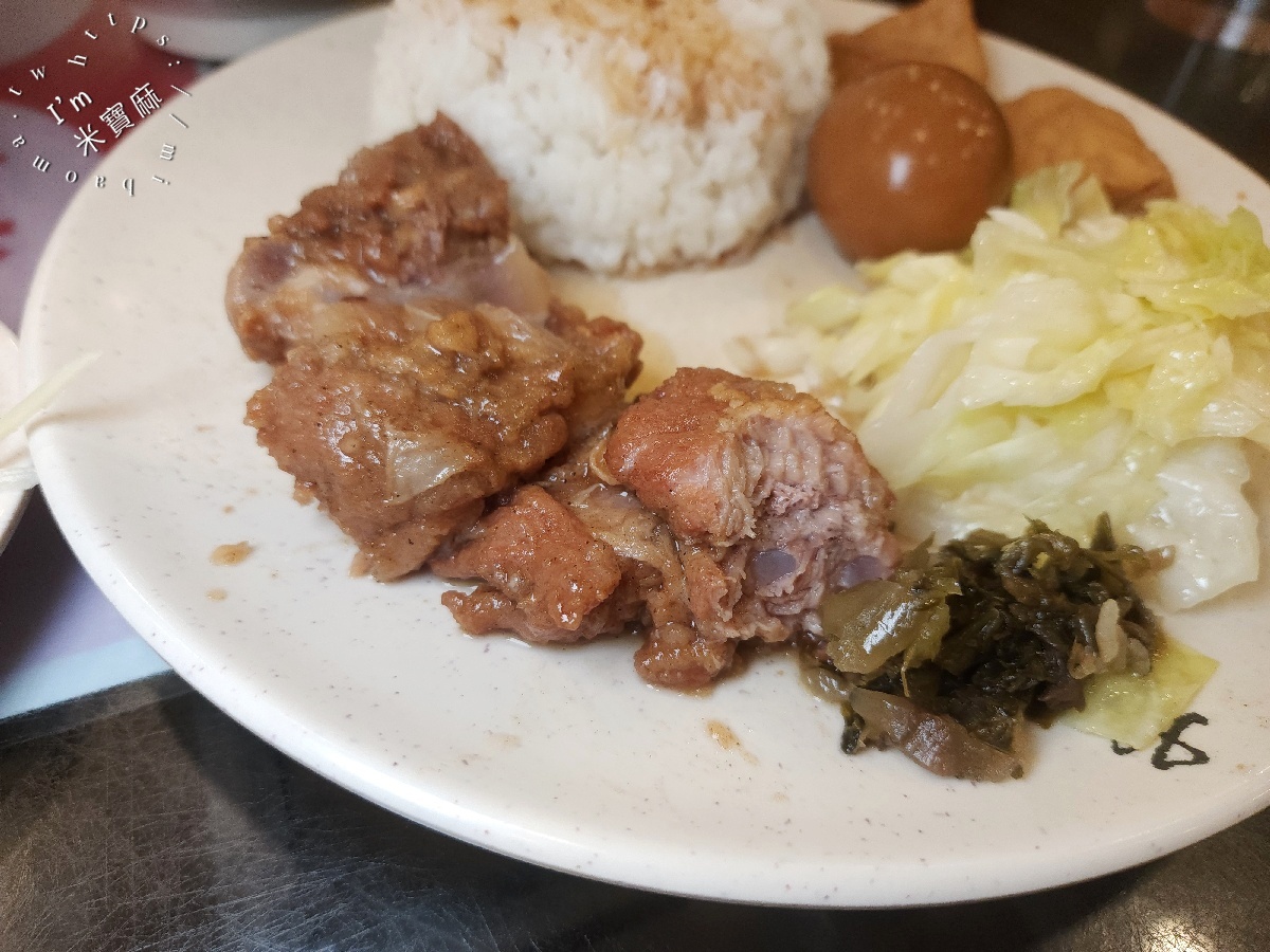 下港排骨酥湯 景新店｜中和景新街美食，排骨飯、排骨酥麵與苦瓜排骨湯實吃