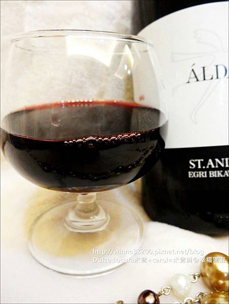 【飲。紅酒禮盒】聖安德烈-恩典公牛血紅酒St. Andrea Áldás Bull’s  Blood 2012。成熟生活的優雅。燉煮牛肉也超讚。