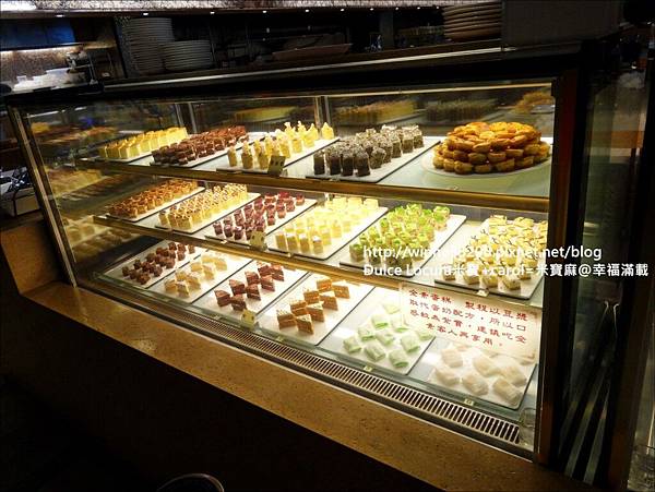 【食。素食吃到飽】板橋－原素食府。菜色多樣化。用餐時段人潮滿滿。府中捷運站。