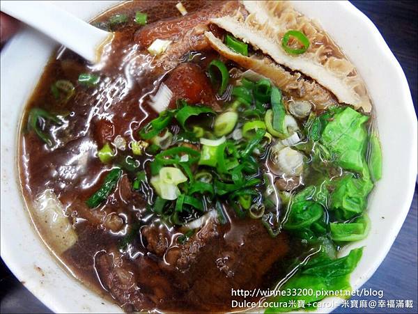 銘豐正宗原汁牛肉麵┃中和牛肉麵。牛肉湯餃。湯汁濃淡可依個人喜好調整。中和遠東工業區