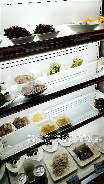 六堆伙房精緻客家麵食館┃台北中山站美食。首推鹹蛋絲瓜麵線、芋頭米粉湯，人潮多