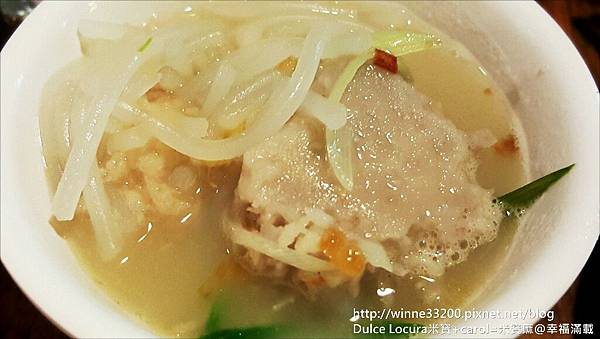 六堆伙房精緻客家麵食館┃台北中山站美食。首推鹹蛋絲瓜麵線、芋頭米粉湯，人潮多