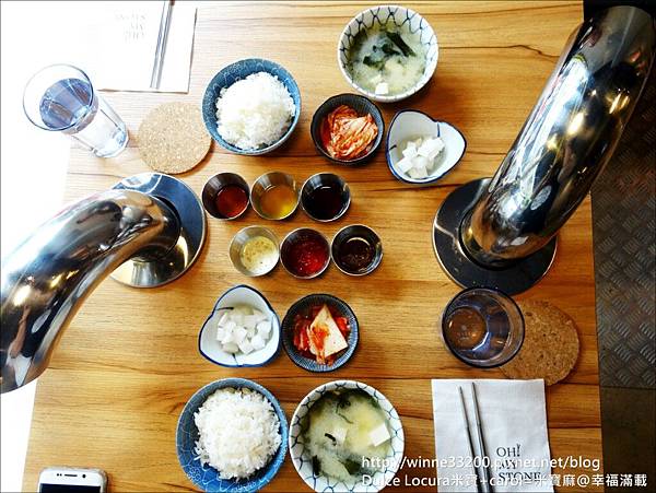 【食。市政府捷運站/松菸美食】Oh!My Stone新鮮手作球牛排。熟度自己掌握。濃郁蒜香。香甜鮮蝦。平價好吃又好玩。手機通通收起來♥