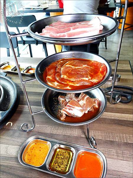 肉倉韓式烤肉吃到飽┃西門韓式料理。多種小菜自助式。拌飯自己玩♥哈根達斯&莫凡彼冰淇淋。
