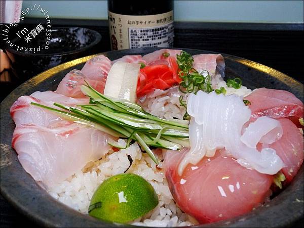 【食。台北海鮮丼】肥貓漁夫。秋季限定特選秋蟹丼。柚香百匯G魚丼。滿滿蟹膏超過癮♥柚香清爽超開胃♥