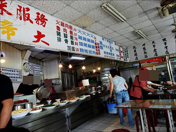 阿里山火雞肉飯┃嘉義美食。千則評價4.1星，搭半熟蛋簡直是邪惡