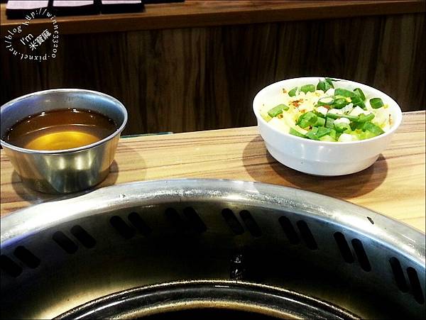 【食。台北萬華】旺角迷你石頭火鍋。記得訂位再來。超人氣店家。一個人也能享受石頭火鍋