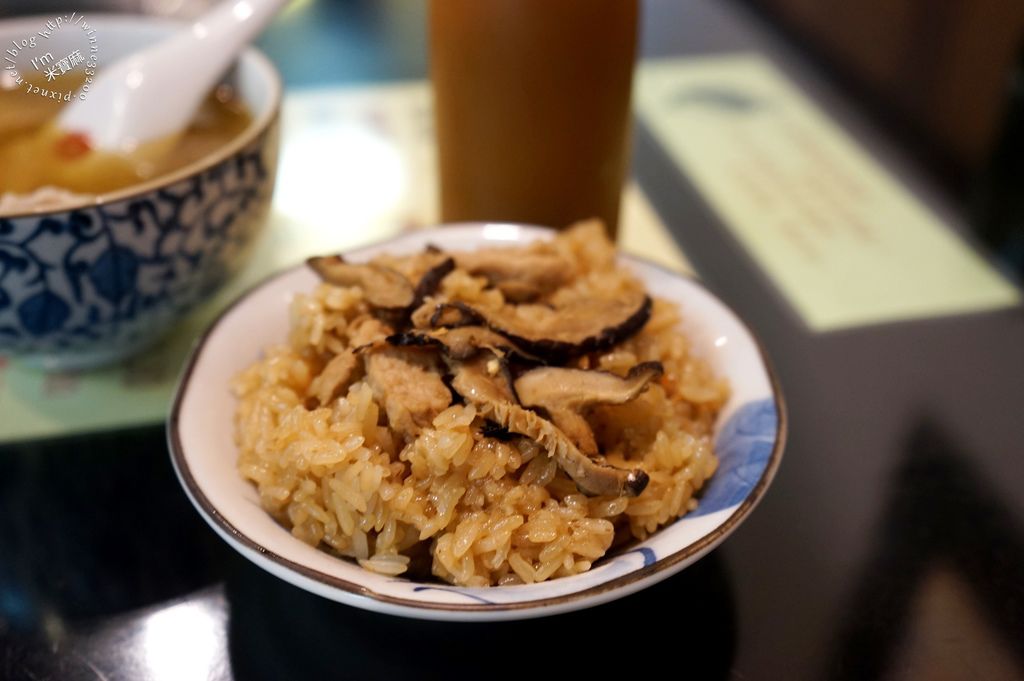 一品軒油飯┃永和美食麻油肉羹湯好暖身。彌月油飯禮盒訂購超有面子 @米寶麻幸福滿載