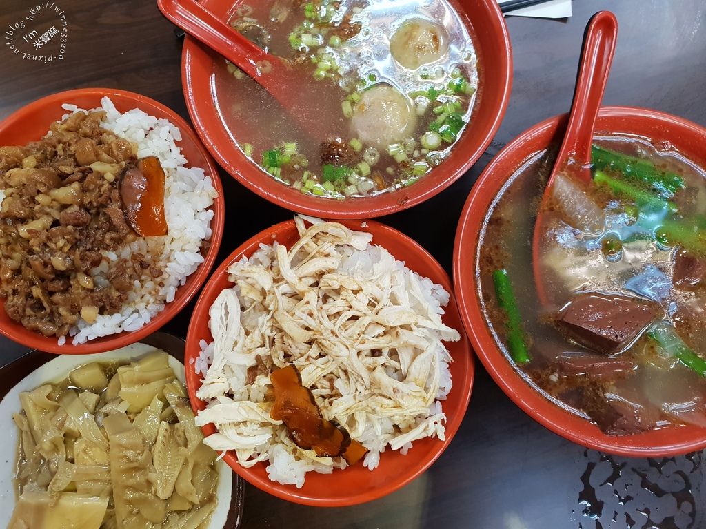 中和美食┃蘇家莊魯肉飯。魯肉肥瘦比例很美好。雞肉飯/魯肉飯。35年古早味(已歇業) @米寶麻幸福滿載