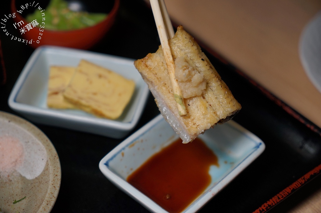 濱松屋┃中山鰻魚飯。水槽活鰻魚三吃經典對味，香烤原味鰻魚白燒也很好吃