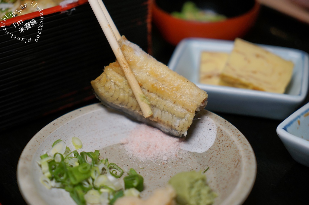 濱松屋┃中山鰻魚飯。水槽活鰻魚三吃經典對味，香烤原味鰻魚白燒也很好吃