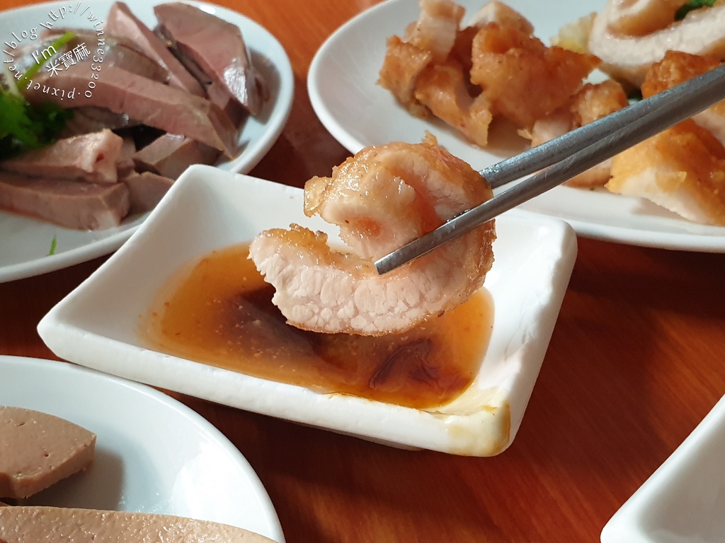 阿角紅燒肉┃太平市場人氣小吃。六種部位紅燒肉。食尚玩家封「台北最強紅燒肉」