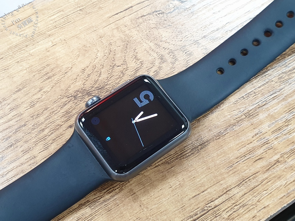 京展包膜┃板橋手機包膜推薦。Apple Watch保護貼，不會有氣泡，疏油疏水 觸感滑順 質感更升級