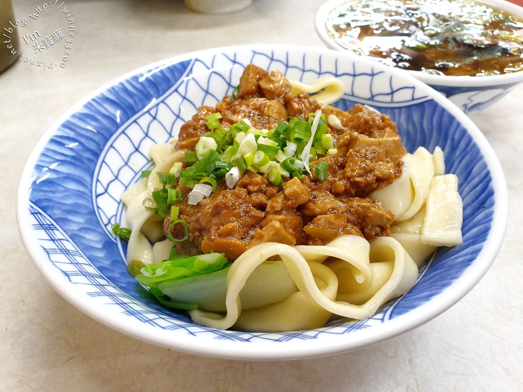 北方牛肉麵┃永和在地人激推牛肉麵。麵條選擇多。店內食用可加湯