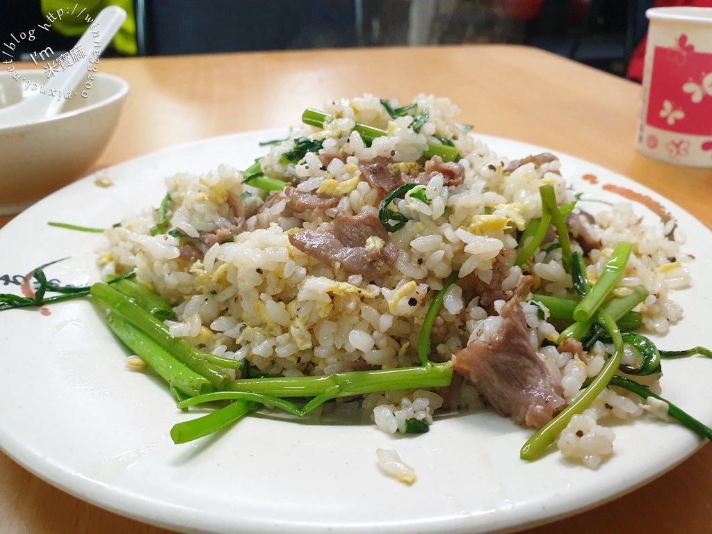 中和小館┃在地人最懂20多年的好滋味。飲料、甜湯自助無限。大滷麵必點