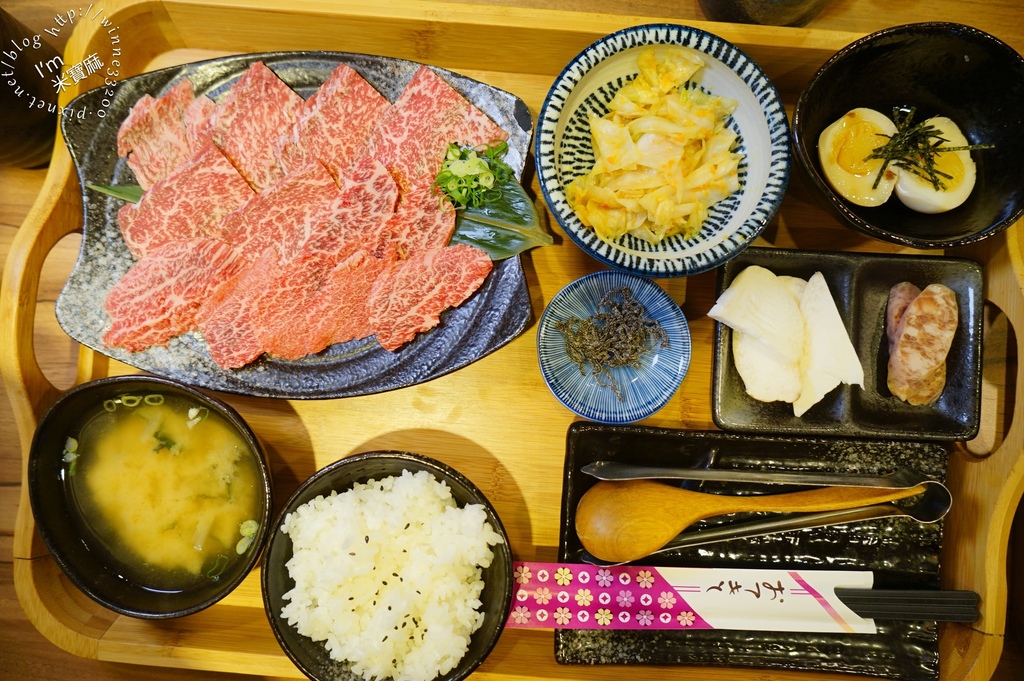 阿彤北和牛海鮮燒肉 板橋江子翠店┃板橋燒肉推薦。飲料、湯、飯無限續。單點套餐燒肉 服務佳