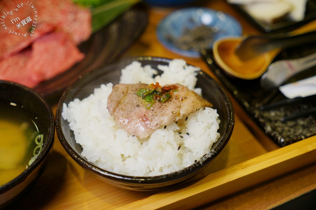 阿彤北和牛海鮮燒肉 板橋江子翠店┃板橋燒肉推薦。飲料、湯、飯無限續。單點套餐燒肉 服務佳