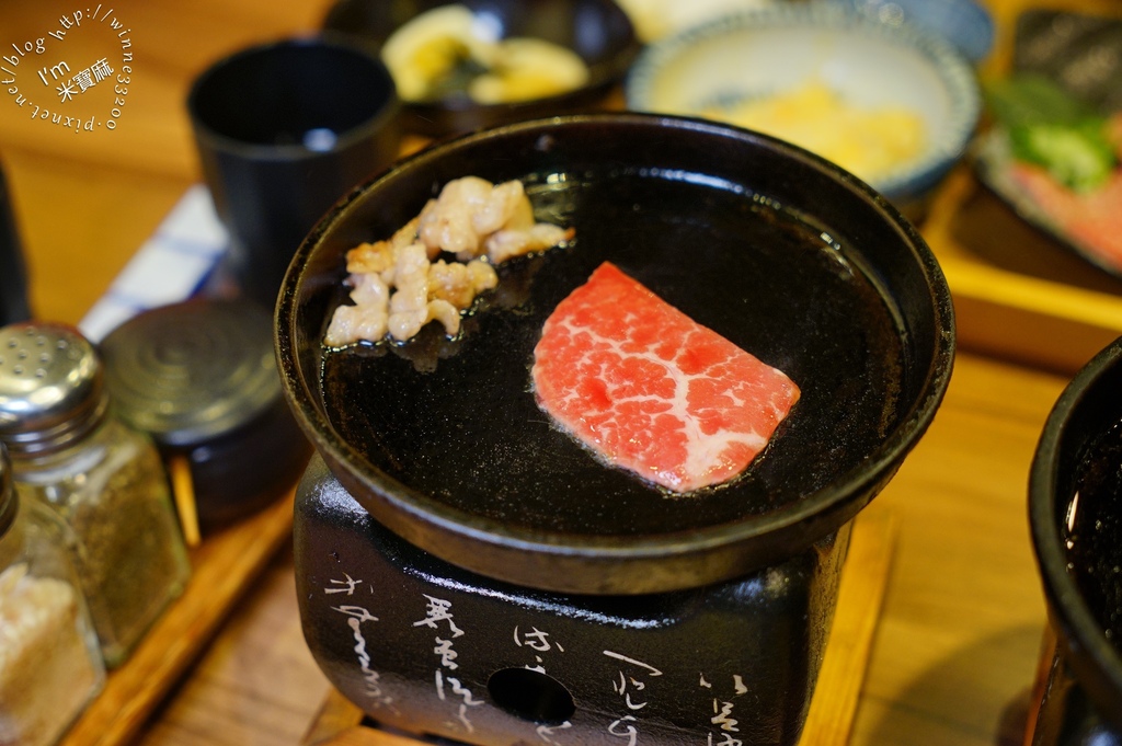 阿彤北和牛海鮮燒肉 板橋江子翠店┃板橋燒肉推薦。飲料、湯、飯無限續。單點套餐燒肉 服務佳