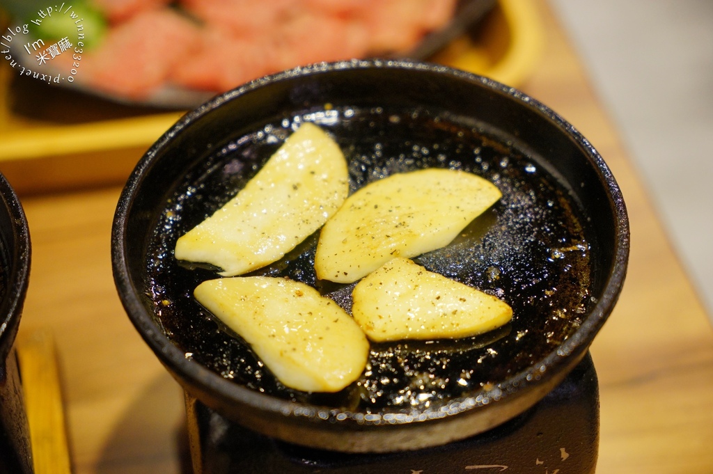 阿彤北和牛海鮮燒肉 板橋江子翠店┃板橋燒肉推薦。飲料、湯、飯無限續。單點套餐燒肉 服務佳