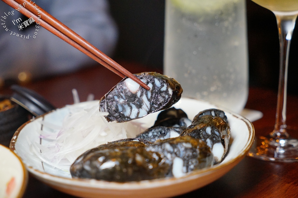 信宅 食堂 餐酒館┃信義安和 餐酒館。豬五花炒泡麵、鐵板炙燒狠生魚片、波士頓龍蝦都好吃中午和晚上都有營業