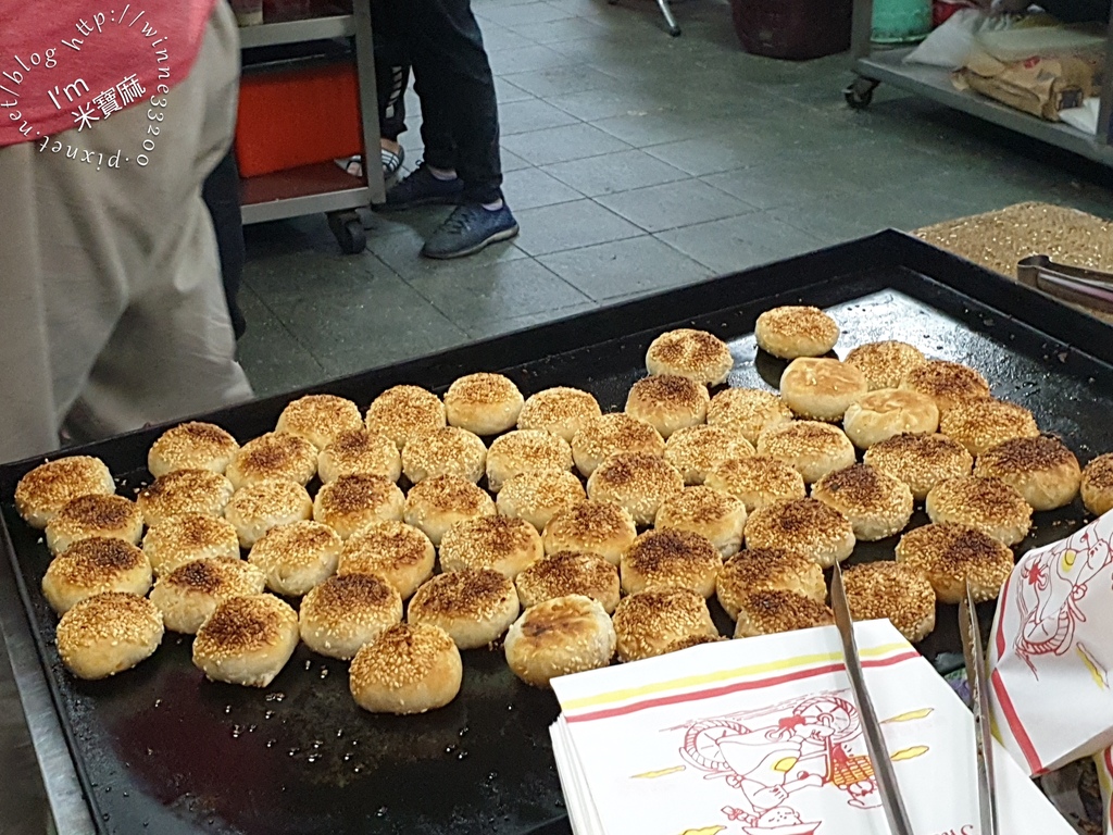 士林燒餅┃士林夜市超人氣美食。台灣人最愛排隊?六種口味燒餅、酥餅居然賣到翻掉