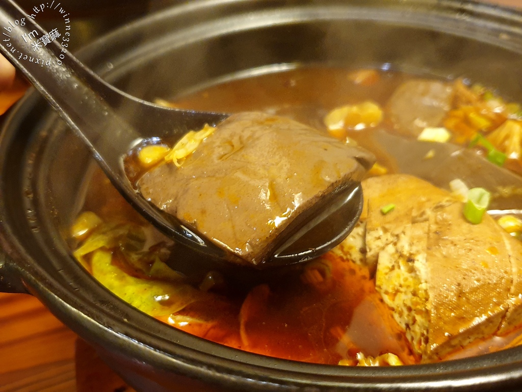 雲鼎阿二麻辣食堂南勢角店┃南勢角美食。帶麻帶辣夠味、鴨血豆腐入味好吃