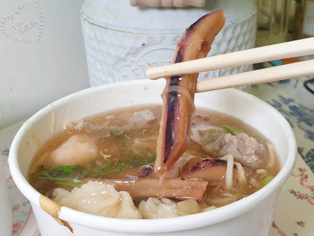 周家食堂台南米糕┃中和南勢角美食。米糕、刈包、羹湯，各式小菜湯品都吃得到