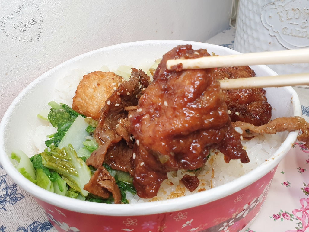 金大爺烤肉飯┃永和保平路美食。加飯免費，推薦脆皮雞腿飯