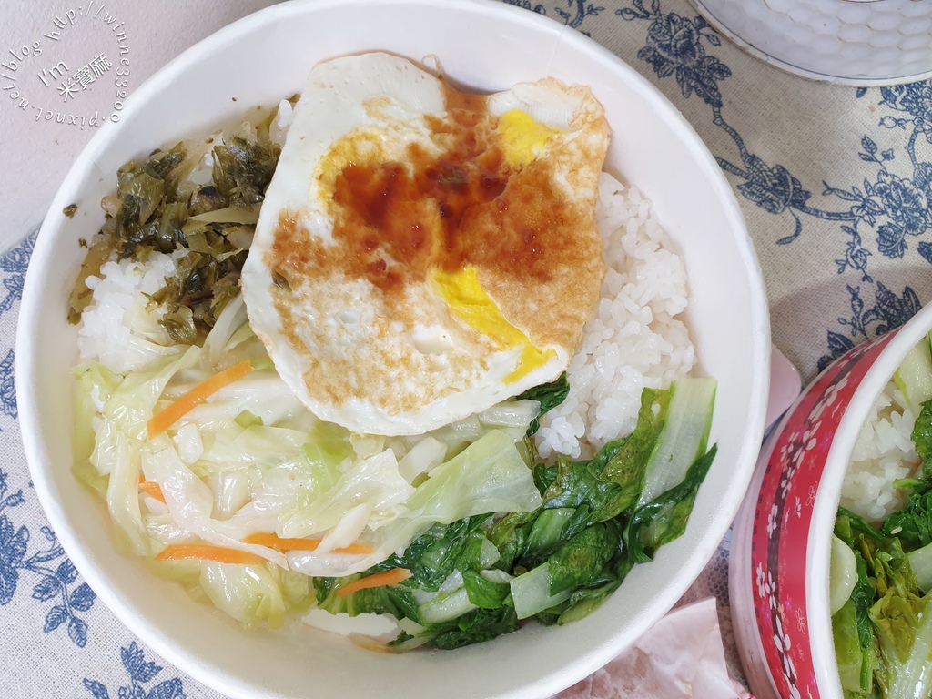 金大爺烤肉飯┃永和保平路美食。加飯免費，推薦脆皮雞腿飯