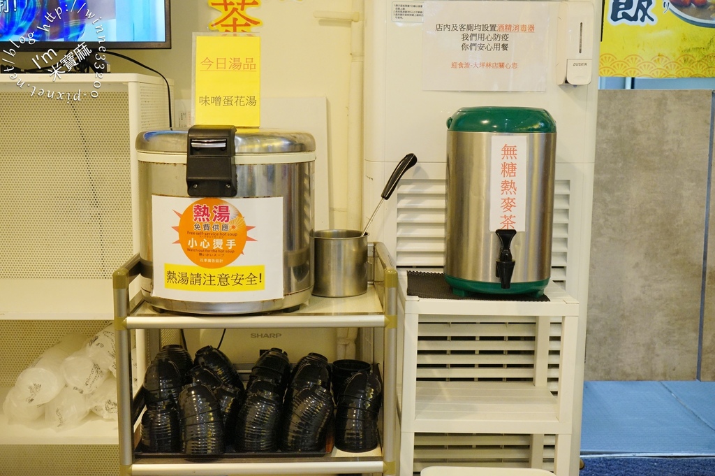 迎食流咖哩┃新店大坪林站美食。內用湯品熱茶無限續、還有白飯醬料可續一次