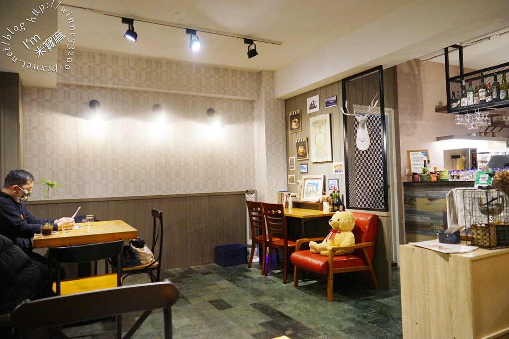 Ricerca Caffé & Lounge┃松江南京咖啡廳，下午到深夜都吃得到，想吃羊膝一定要預約!!