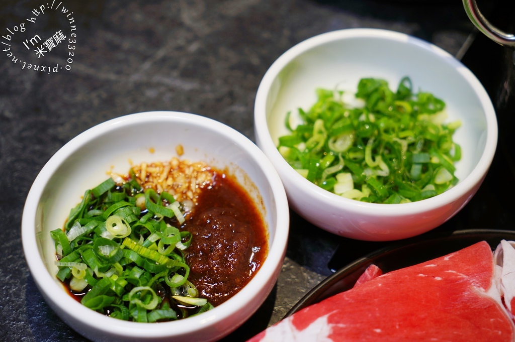 大師兄麻辣鍋物┃國父紀念館火鍋。台北大安頂級火鍋。蛤蠣精力湯太鮮!還有cold stone冰淇淋無限續