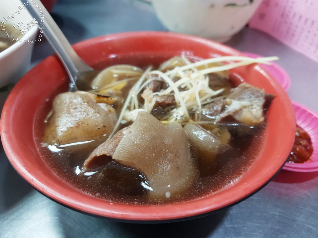 賴岡山羊肉┃新店老字號晚餐宵夜。油香魯肉飯及麵線配各式羊肉湯超滿足