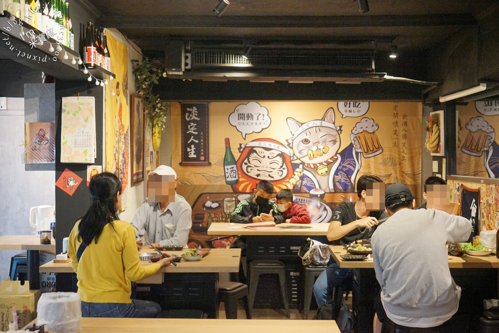 淡定人生炭火燒肉小酒館┃板橋必吃燒肉，串燒，生啤，聚餐。比東區性價比更高的燒肉，入口秒圈粉、好吃到翻天