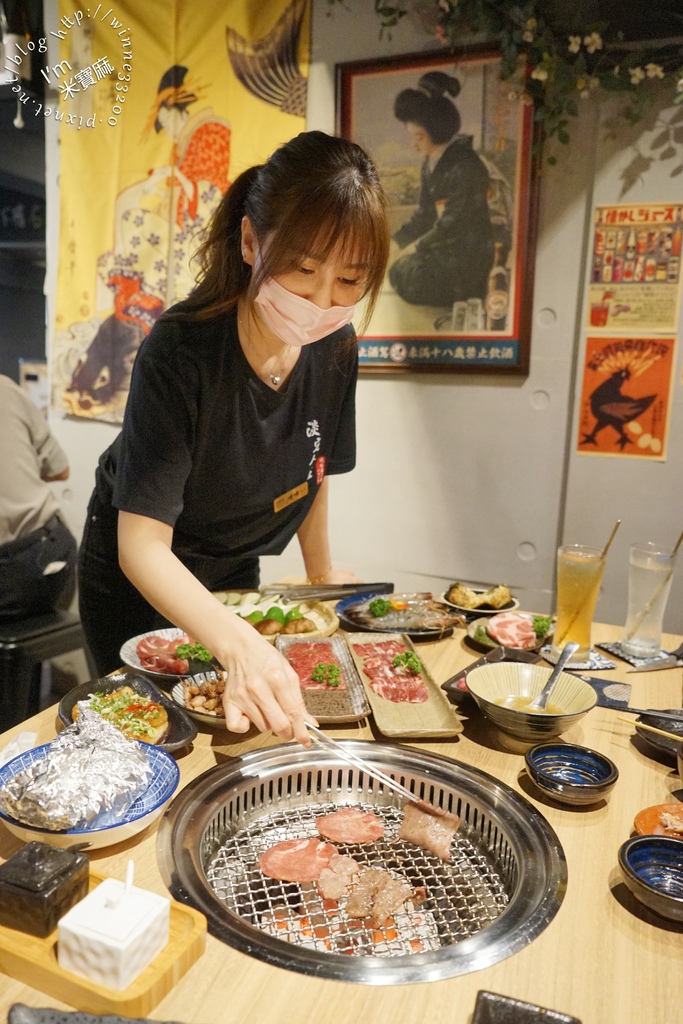 淡定人生炭火燒肉小酒館┃板橋必吃燒肉，串燒，生啤，聚餐。比東區性價比更高的燒肉，入口秒圈粉、好吃到翻天