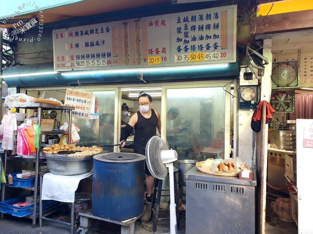 小李子燒餅舖┃萬華深藏巷弄手工炭烤厚燒餅，鹹甜燒餅多口味，巷仔內才知道的美味